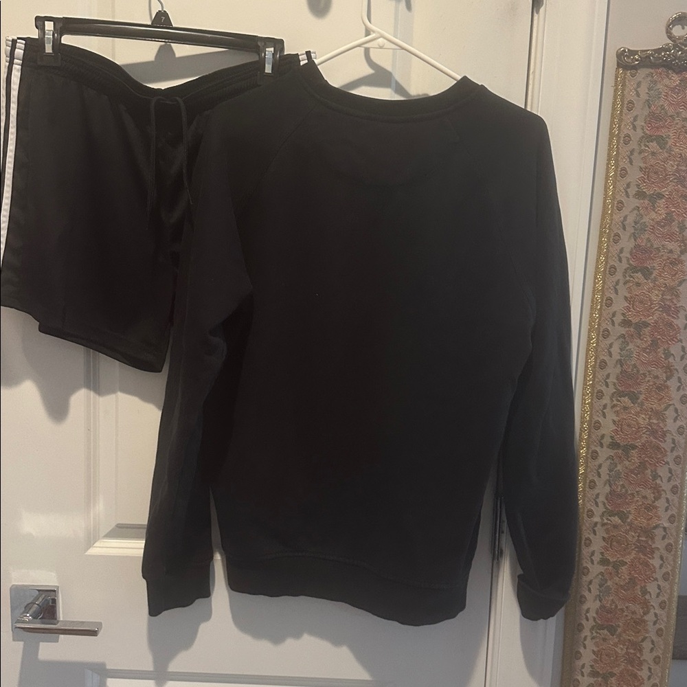 Adidas women Black Crewneck Sweater with short - Picture 4 of 9